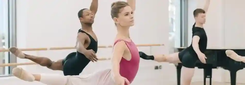 Ballet dancers in class